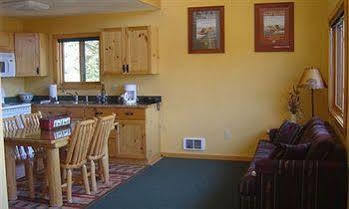 Somers Bay Log Cabin Lodging Hotel Exterior foto